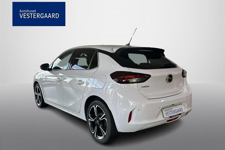 Hvid Opel Corsa fra 2021