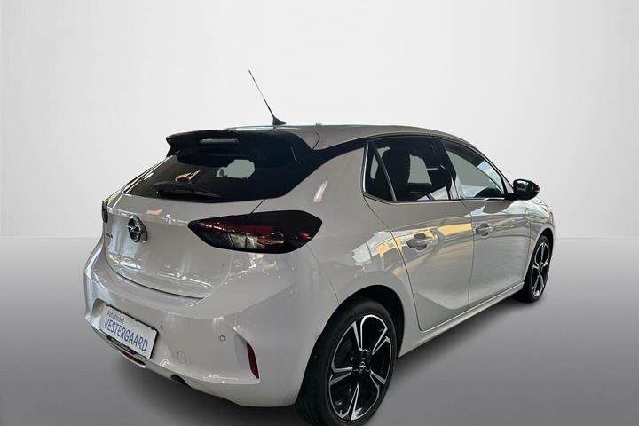 Hvid Opel Corsa fra 2021