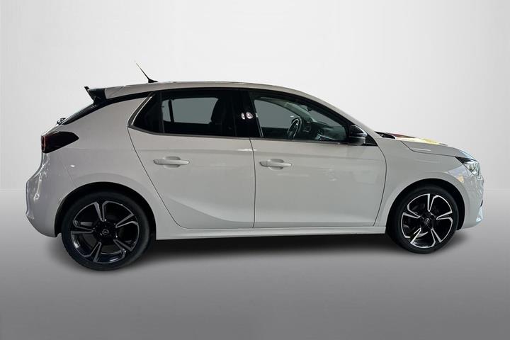 Hvid Opel Corsa fra 2021