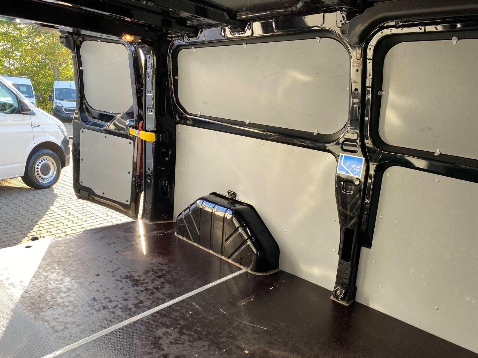 Sort Ford Transit Custom 300 L2 fra 2022