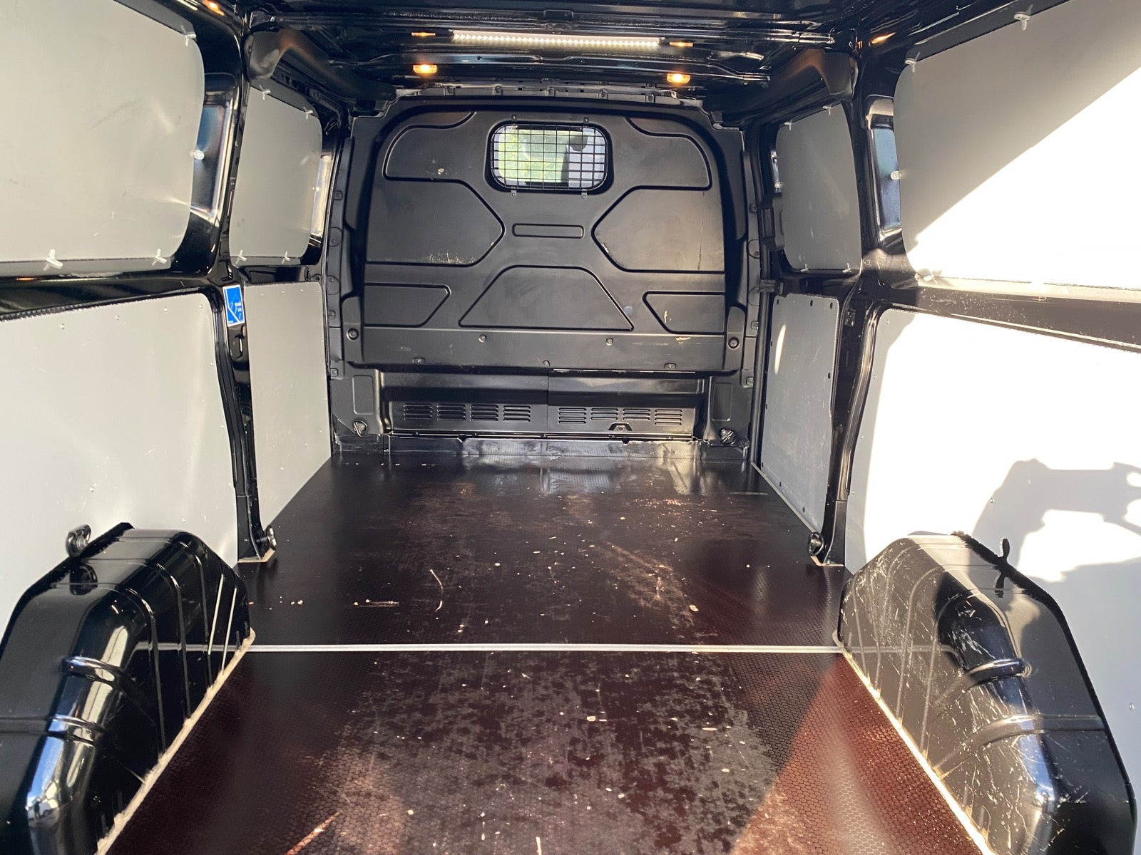 Sort Ford Transit Custom 300 L2 fra 2022