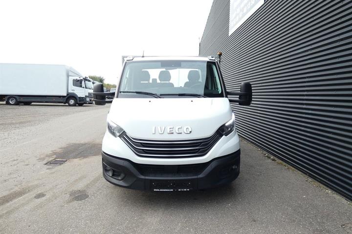 Hvid Iveco Daily fra 2023