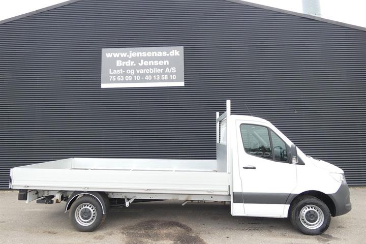 Hvid Mercedes Sprinter 317 fra 2026