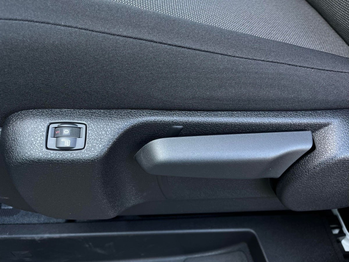 Hvid Opel Vivaro-e fra 2024
