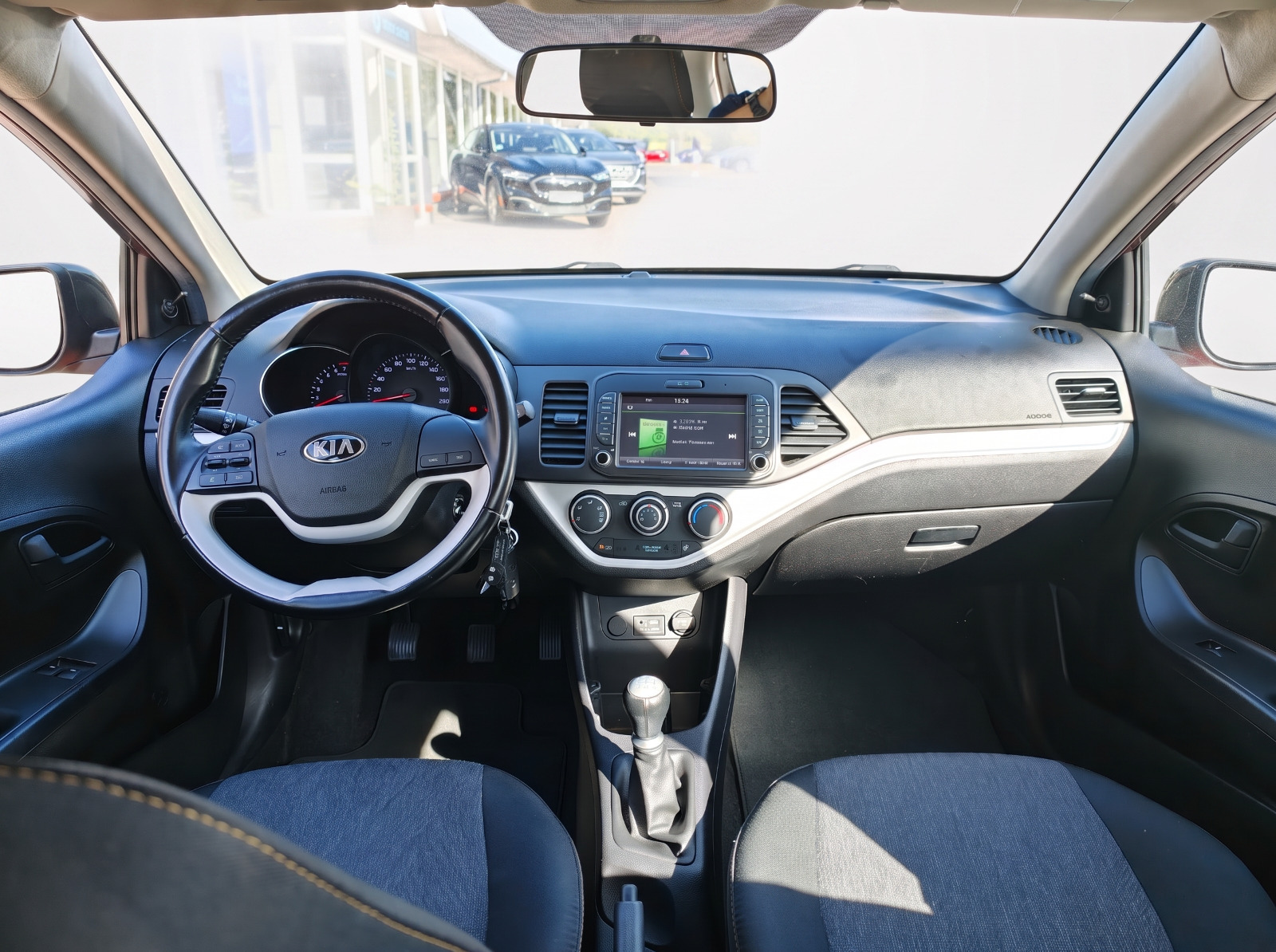 Rød Kia Picanto fra 2016