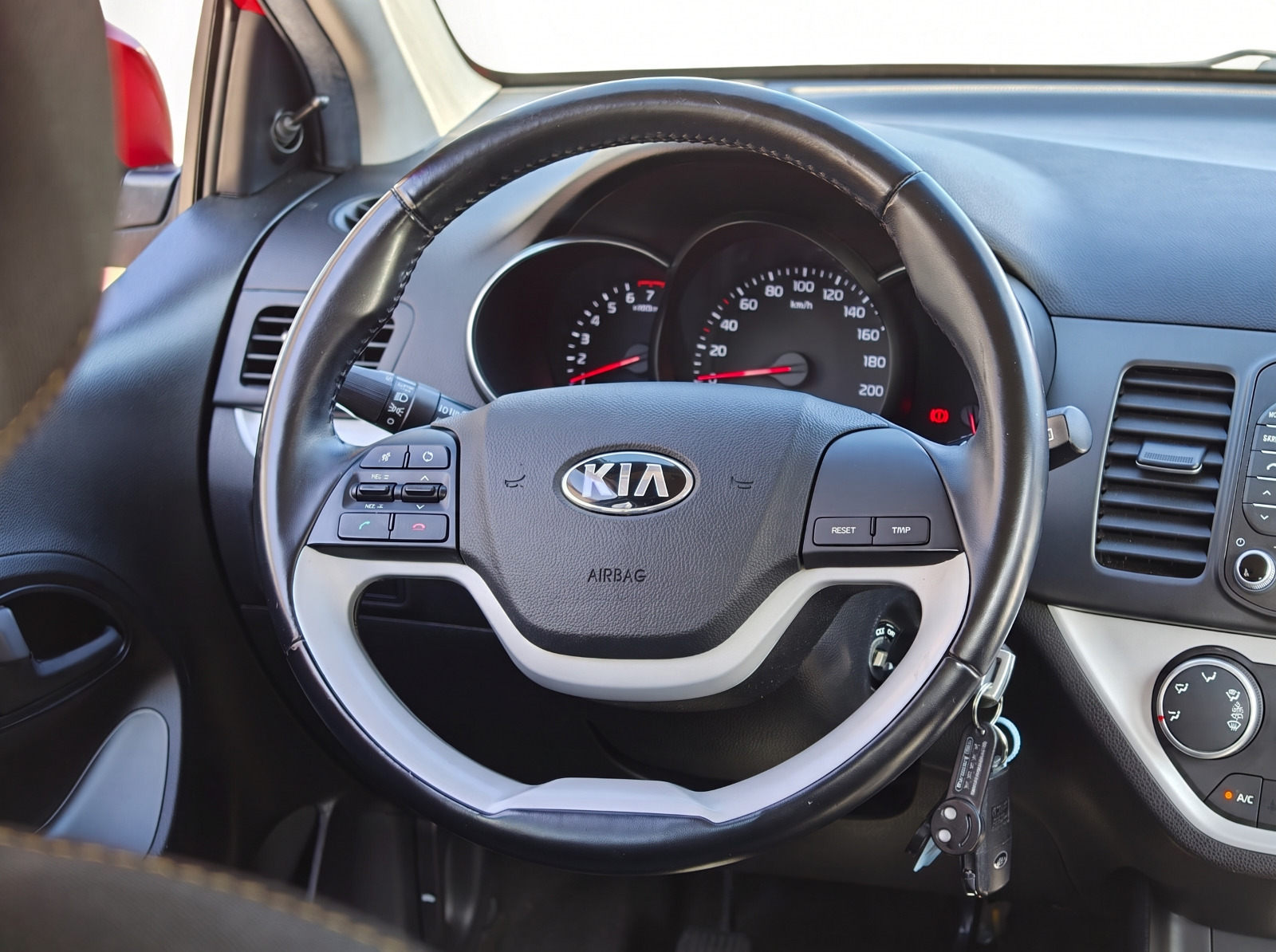 Rød Kia Picanto fra 2016