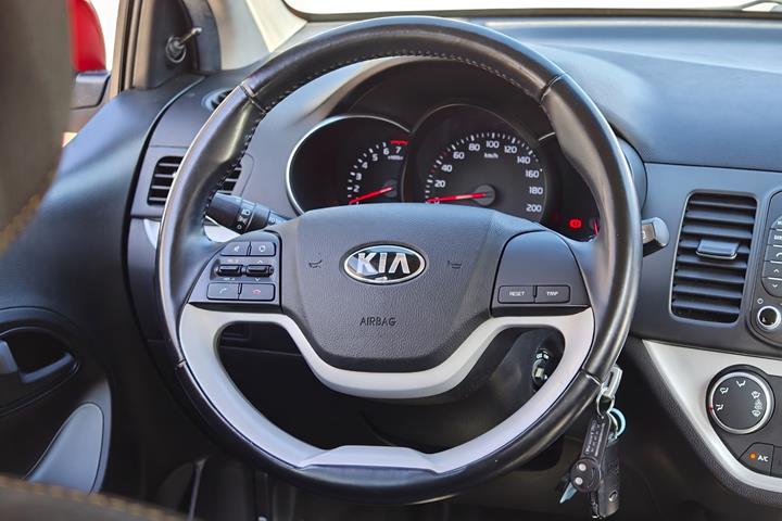 Rød Kia Picanto fra 2016