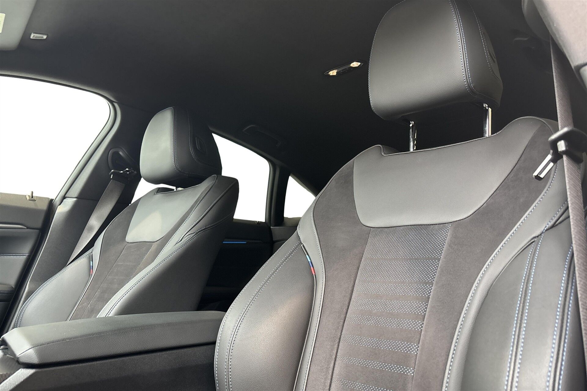 Grå BMW i4 fra 2023