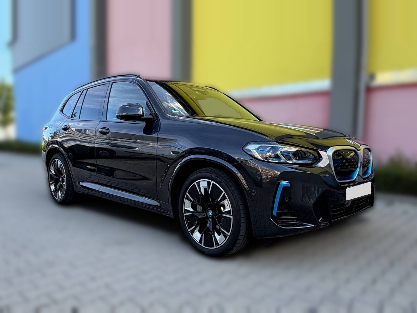 Grå BMW iX3 fra 2022