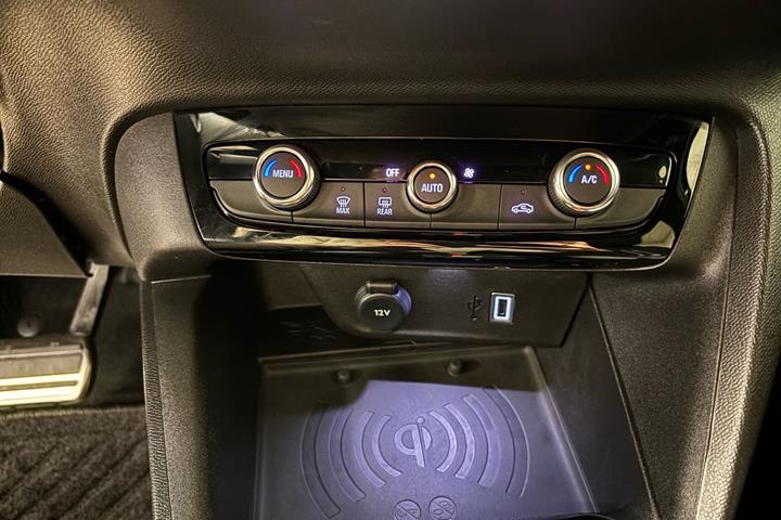 Sort Opel Corsa-e fra 2024
