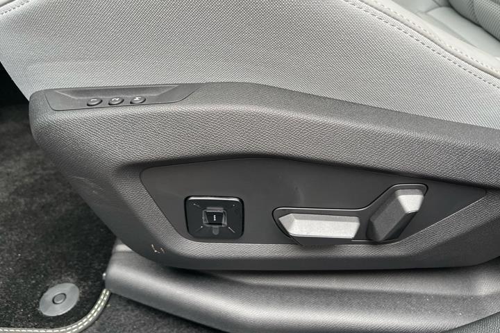 Rød Citroën ë-C5 Aircross fra 2026