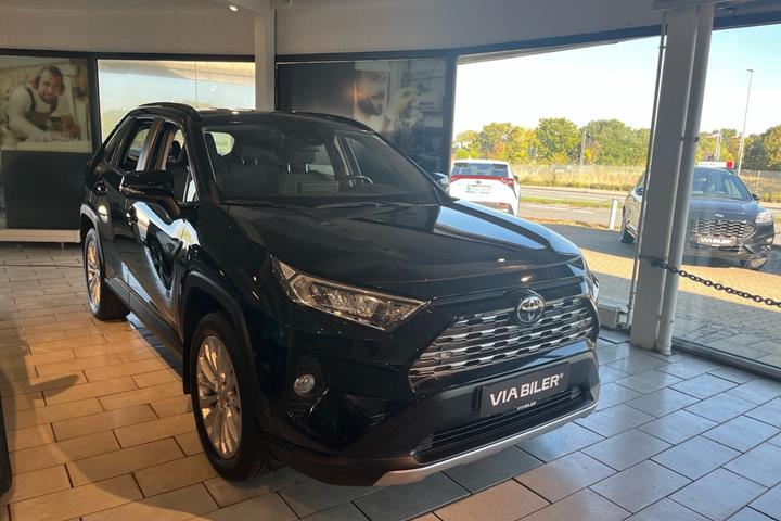 Sort Toyota RAV4 fra 2019