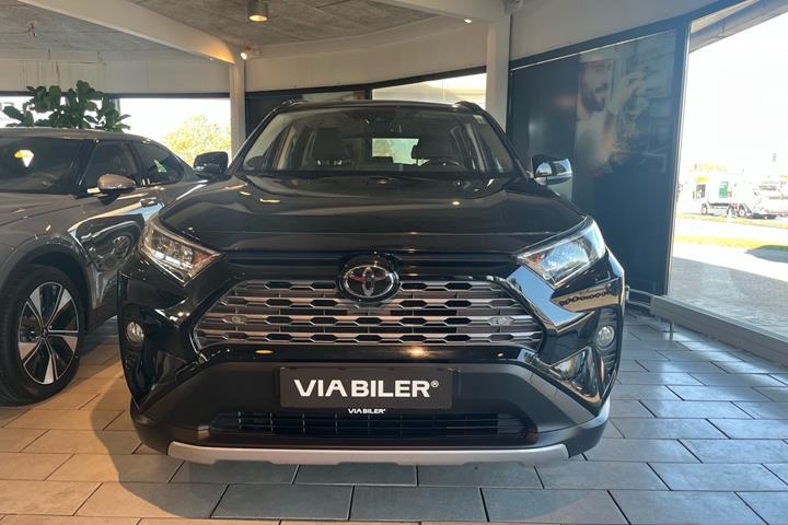 Sort Toyota RAV4 fra 2019
