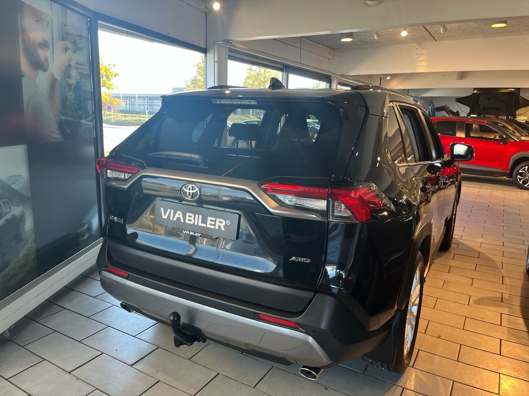 Sort Toyota RAV4 fra 2019