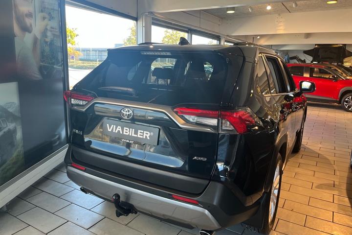 Sort Toyota RAV4 fra 2019