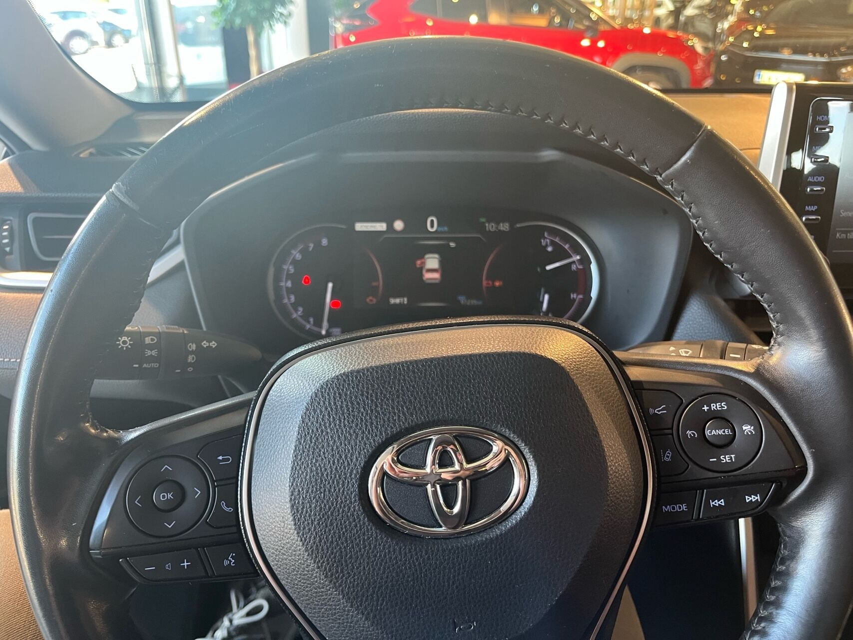 Sort Toyota RAV4 fra 2019