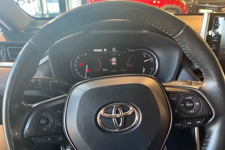 Sort Toyota RAV4 fra 2019