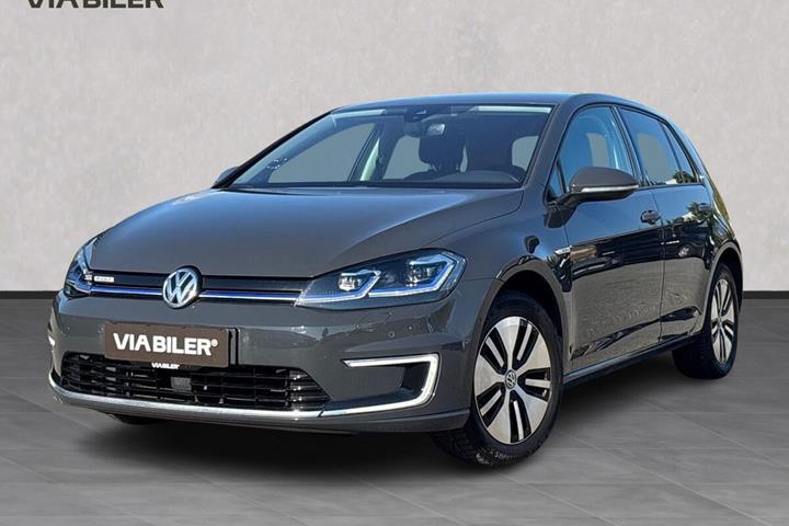 Grå VW Golf fra 2018