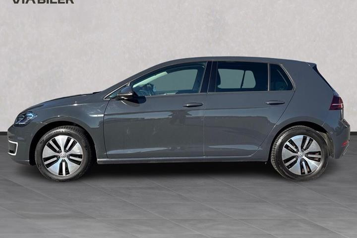 Grå VW Golf fra 2018