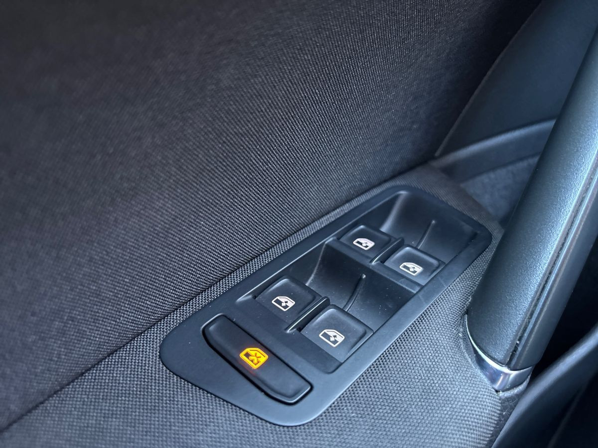 Grå VW Golf fra 2018