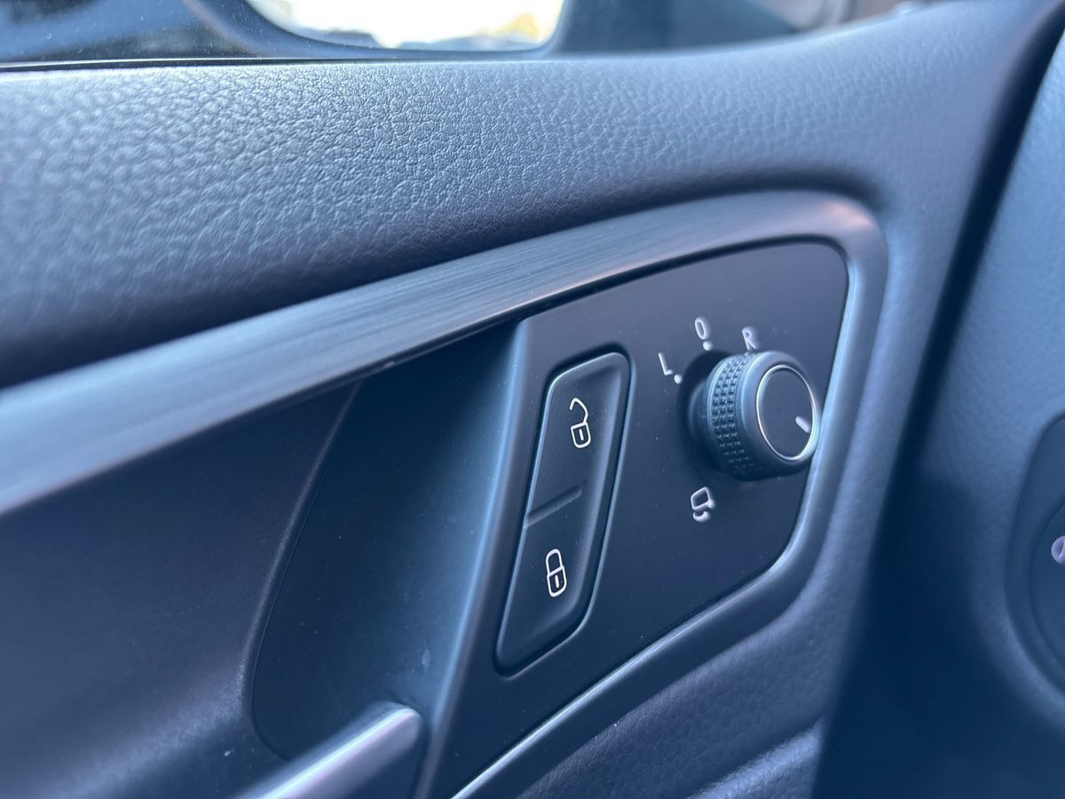 Grå VW Golf fra 2018