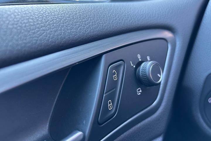 Grå VW Golf fra 2018