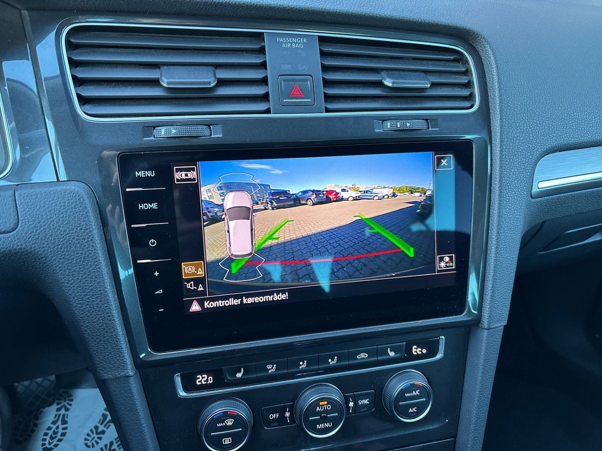 Grå VW Golf fra 2018