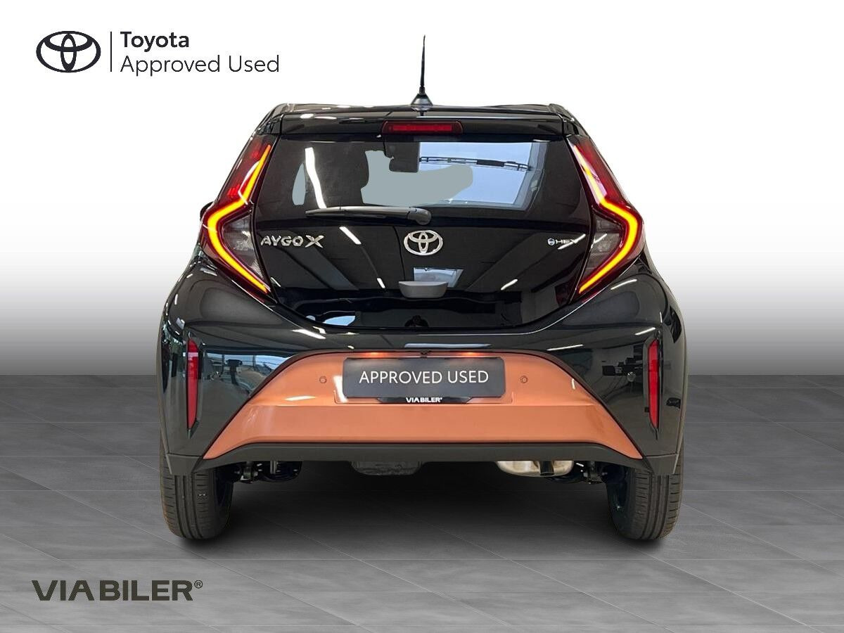 Sort Toyota Aygo X fra 2026