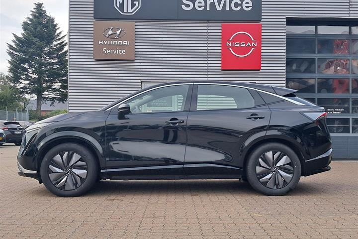 Sort Nissan Ariya fra 2025