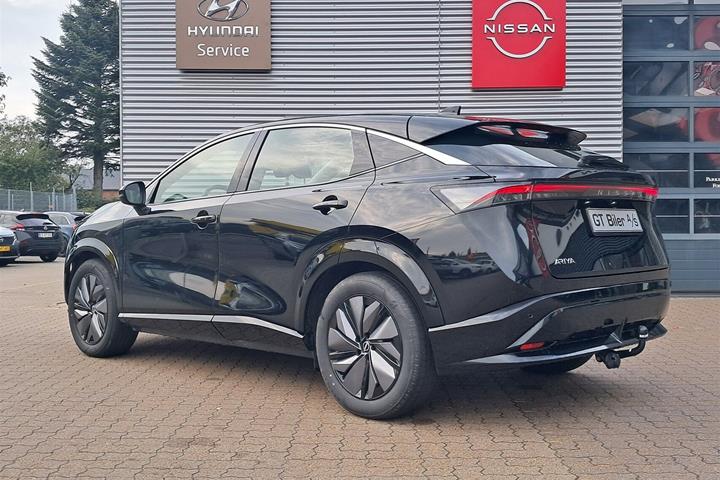 Sort Nissan Ariya fra 2025