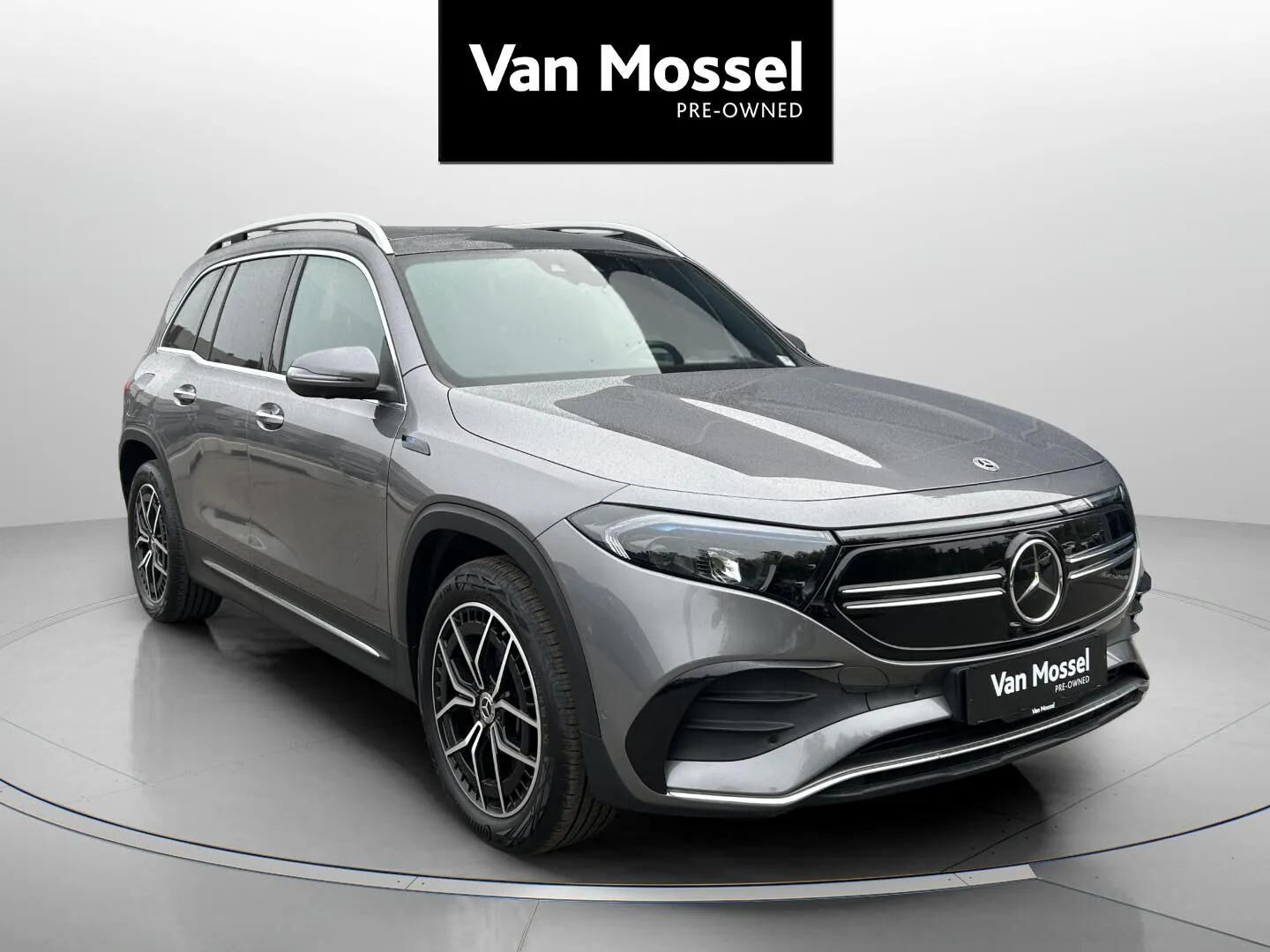 Grå Mercedes EQB350 fra 2022