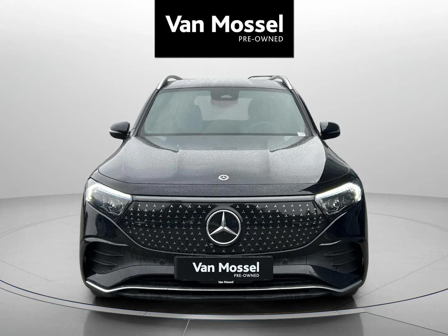 Sort Mercedes EQB250+ fra 2025