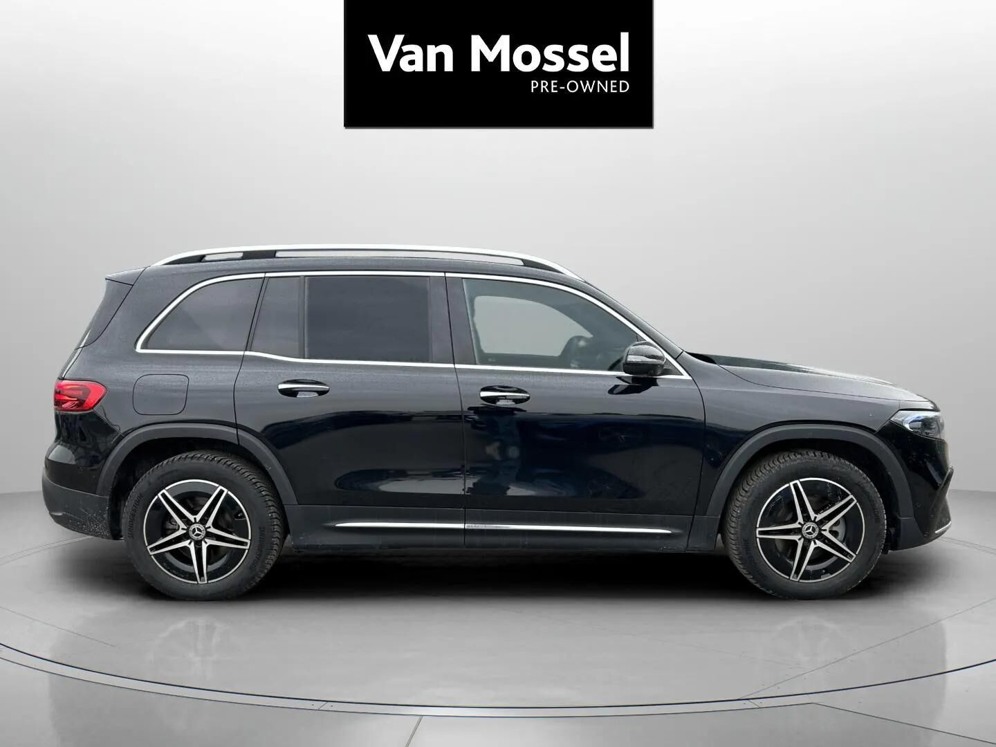 Sort Mercedes EQB250+ fra 2025