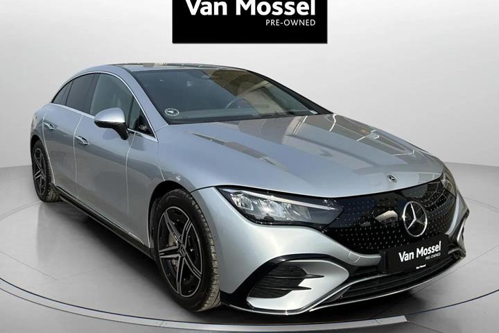 Sølv Mercedes EQE350 fra 2024