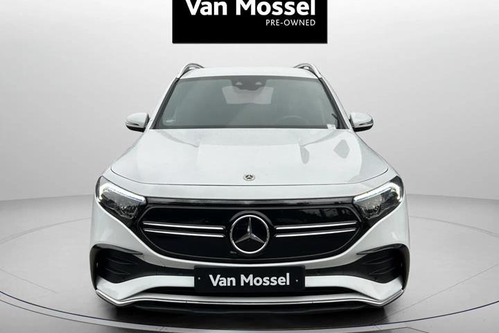 Hvid Mercedes EQB350 fra 2023