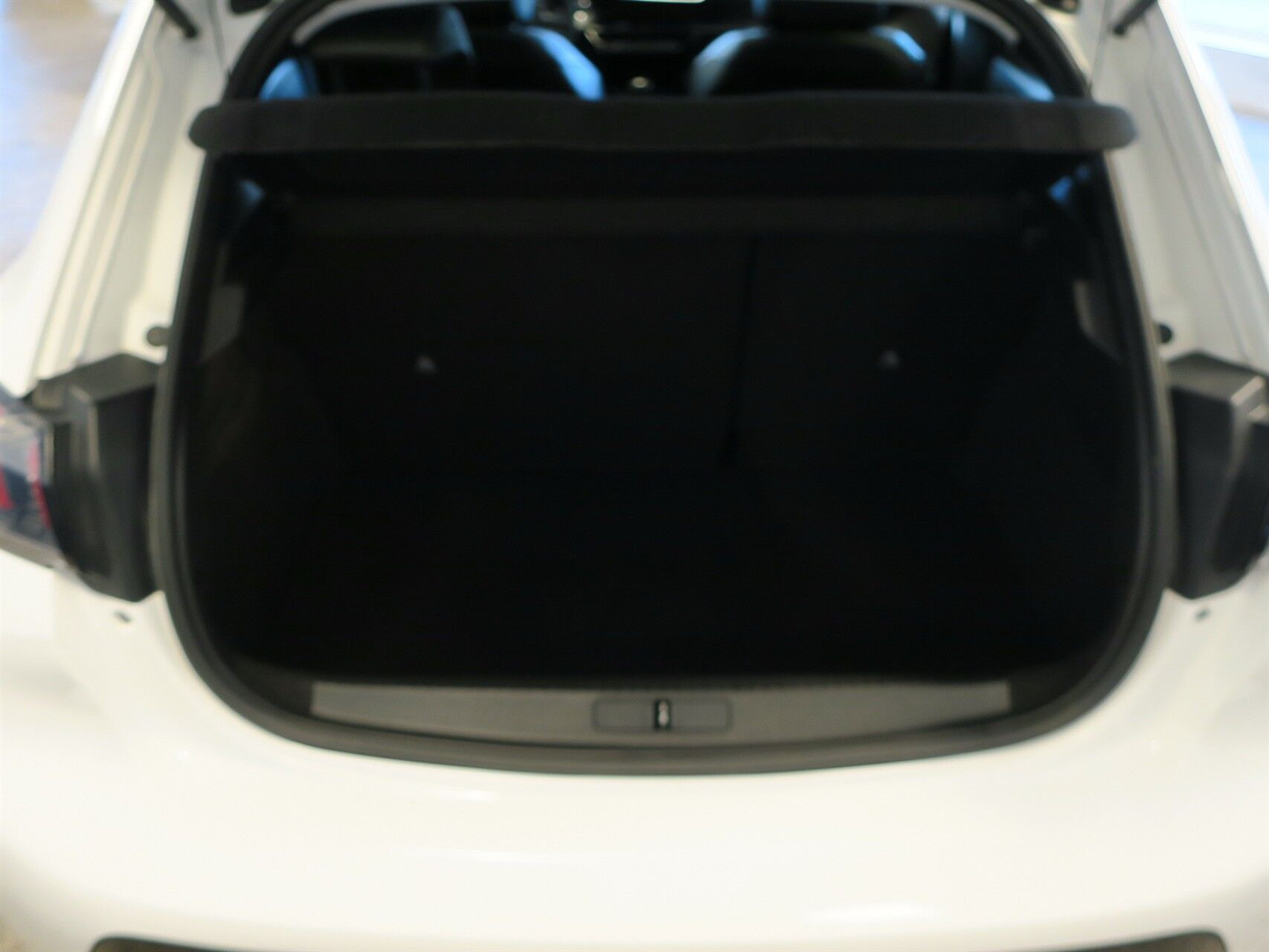 Hvid Peugeot 208 fra 2020