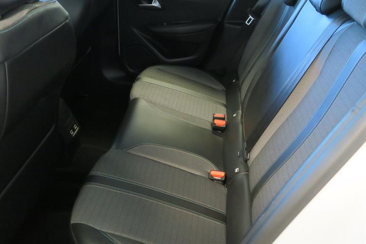 Hvid Peugeot 208 fra 2020