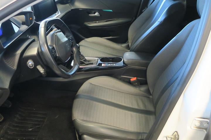 Hvid Peugeot 208 fra 2020