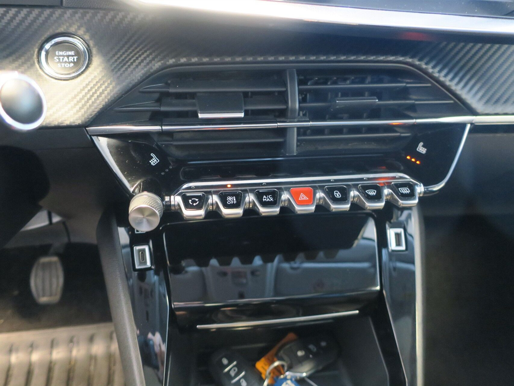 Hvid Peugeot 208 fra 2020