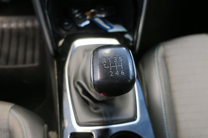 Hvid Peugeot 208 fra 2020