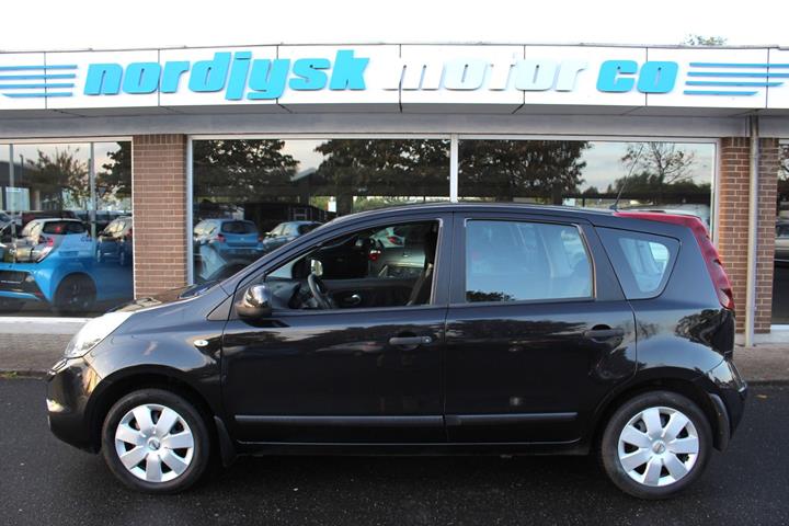 Sort Nissan Note fra 2011