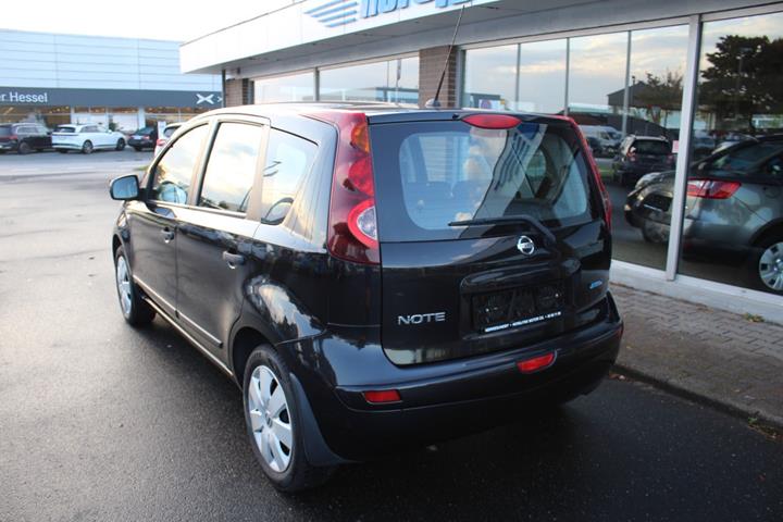 Sort Nissan Note fra 2011