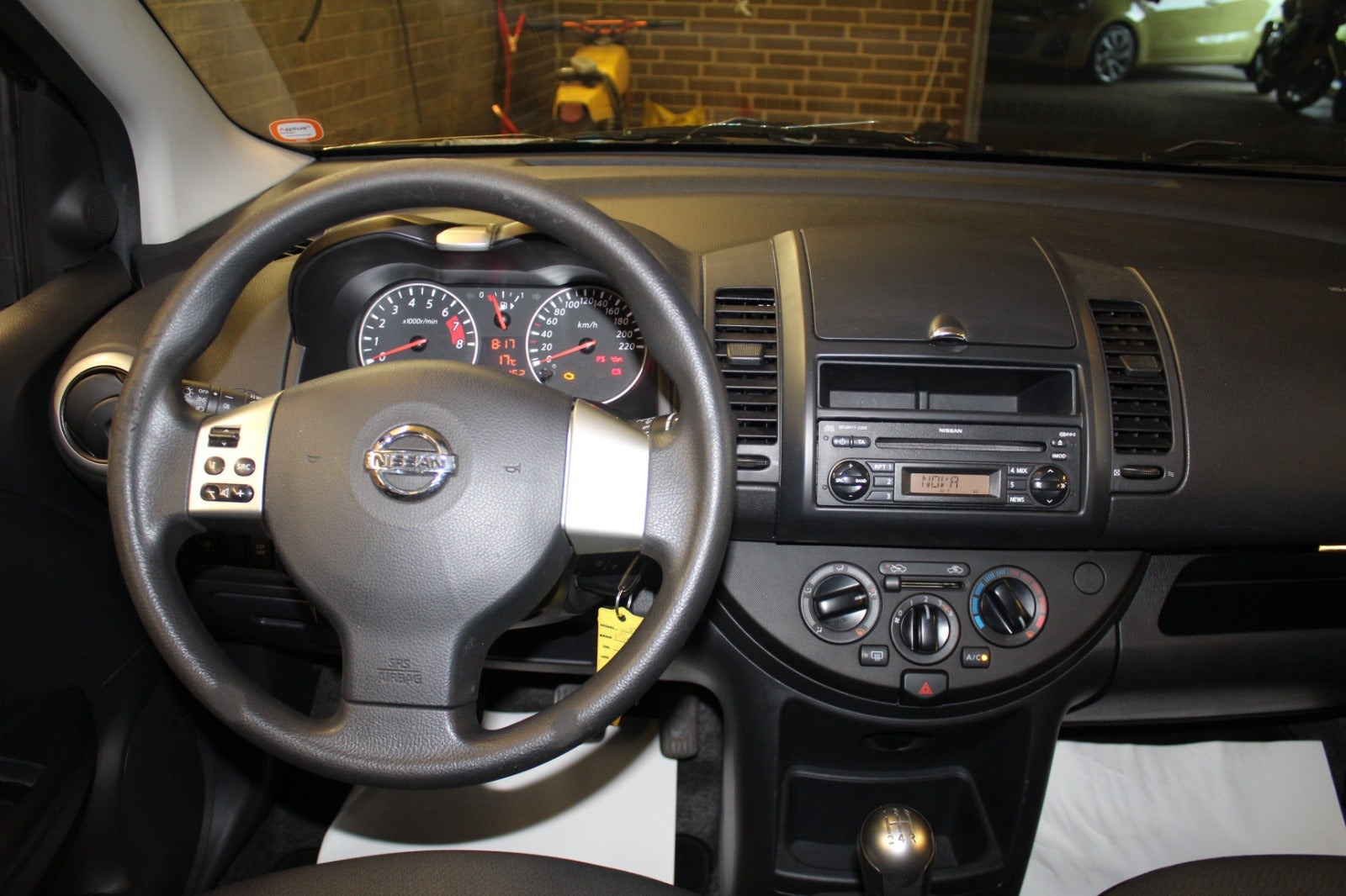 Sort Nissan Note fra 2011
