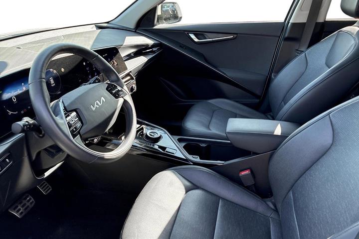 Hvid Kia Niro fra 2025