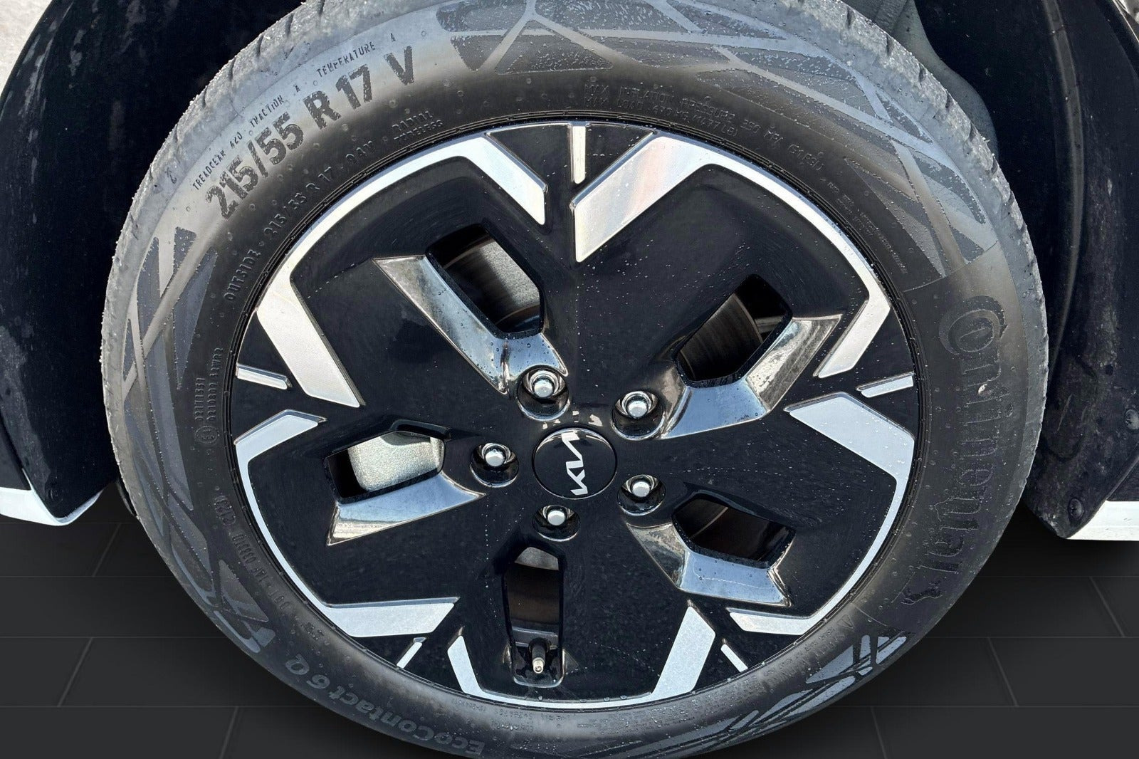 Hvid Kia Niro fra 2025