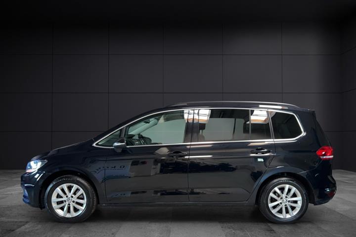 Sort VW Touran fra 2016