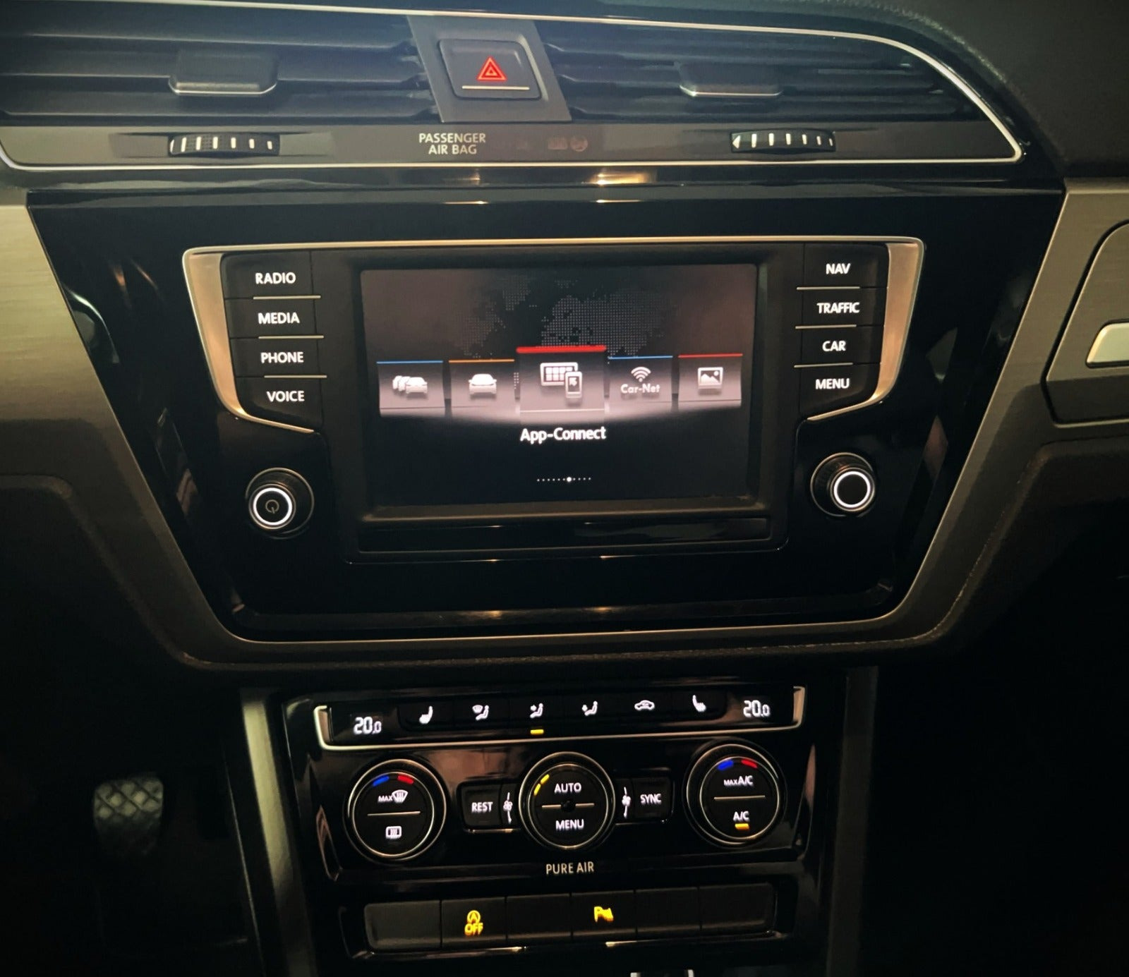 Sort VW Touran fra 2016