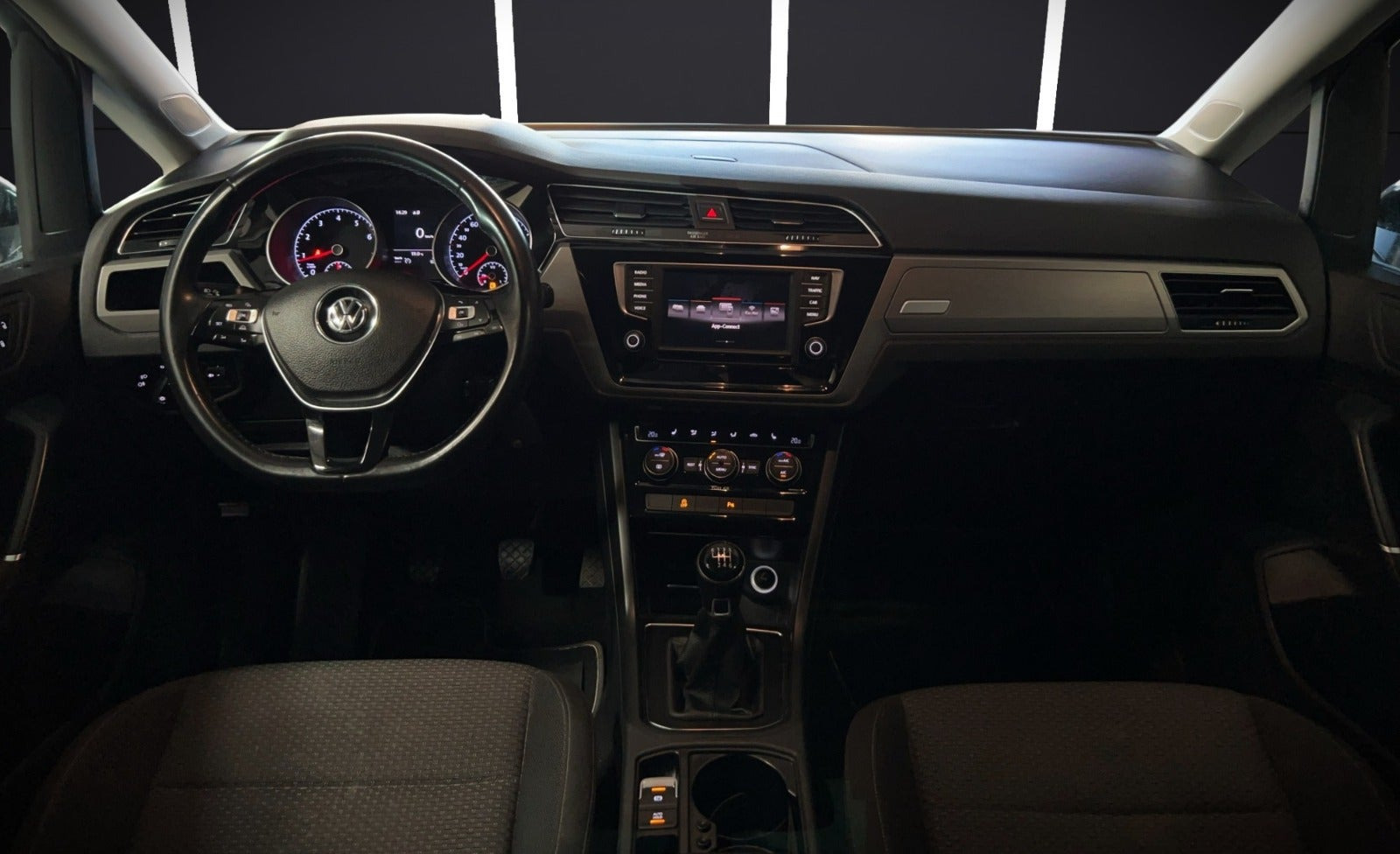 Sort VW Touran fra 2016
