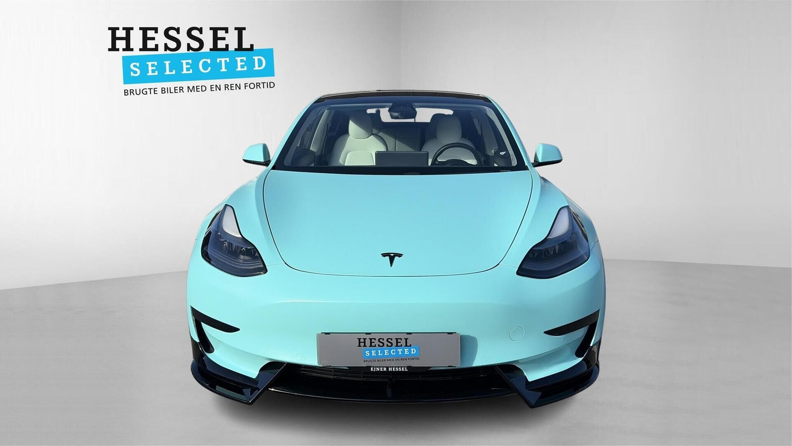 Hvid Tesla Model 3 fra 2021