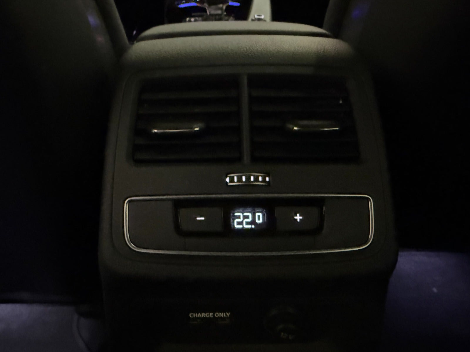 Grå Audi RS5 fra 2023